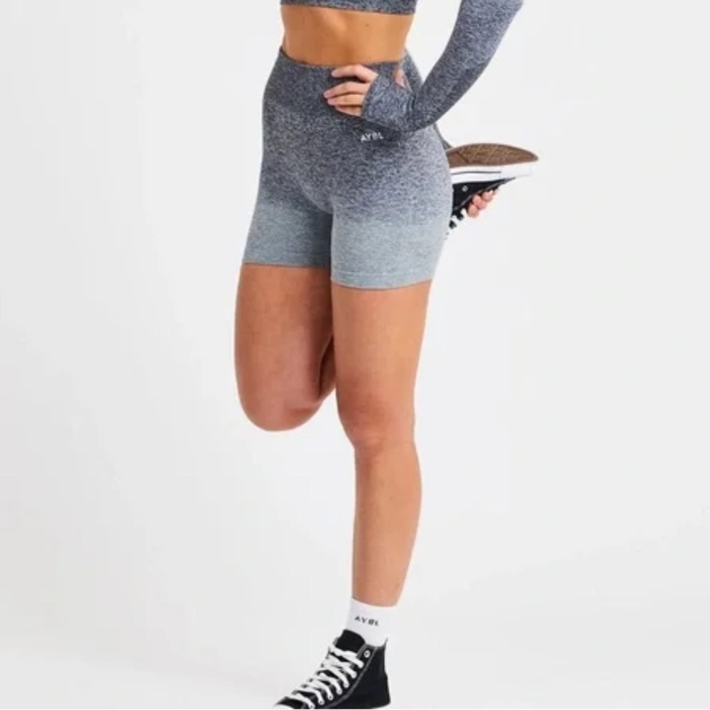 AYBL  Gray NWOT Ombré Shorts SZ S